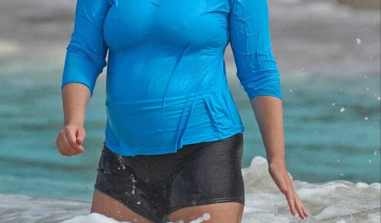Amy Schumer & Chris Fischer Have Fun at the Beach in St Barts (72 Photos)