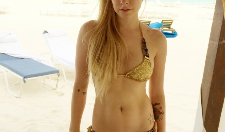 Avril Lavigne Sexy