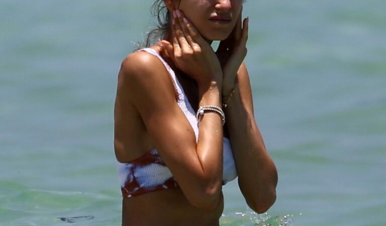Cathy Hummels Looks Very Skinny as She Enjoys a Day on the Beach in Miami (22 Photos)