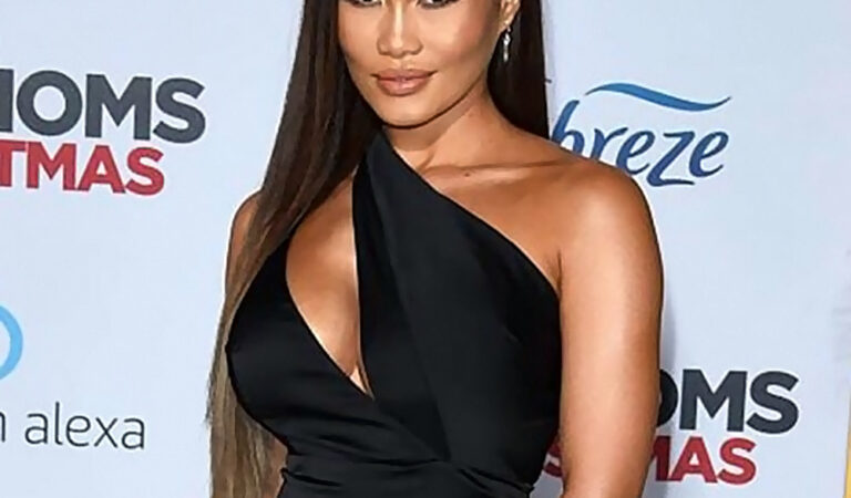 Daphne Joy (50 Cent’s Ex) Flashes Tits & Ass In Black Dress For Premiere!