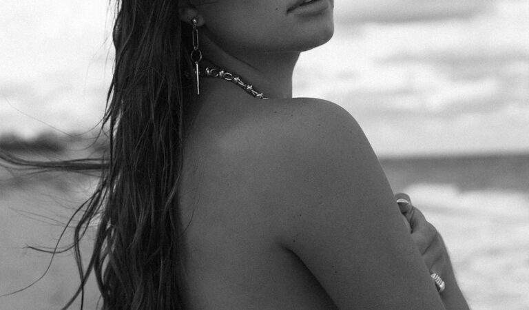 Giannina Milady Gibelli Topless & Sexy Collection (55 Photos)