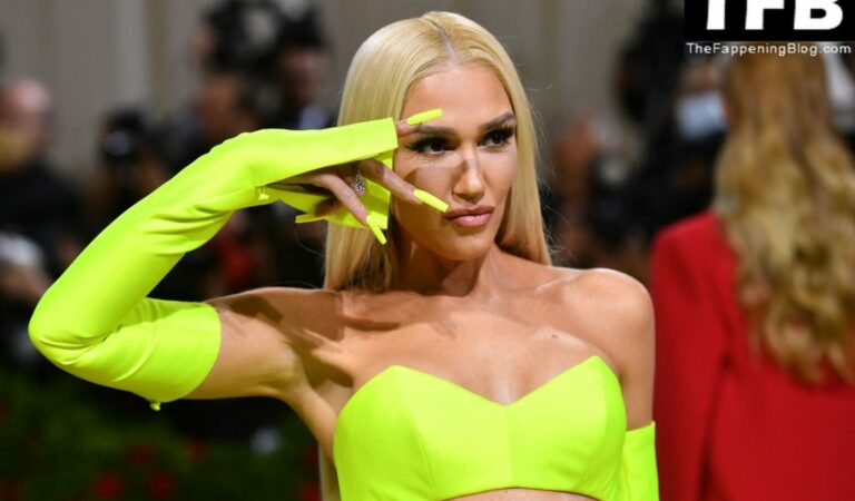 Gwen Stefani Stuns on the Red Carpet at The 2022 Met Gala in NYC (75 Photos)