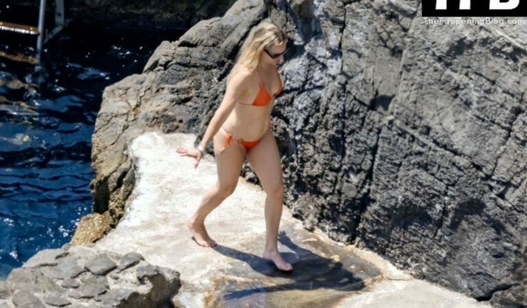 Kate Hudson Shows Off Her Stunning Figure in an Orange Bikini out on Her Family Trip (59 Photos)
