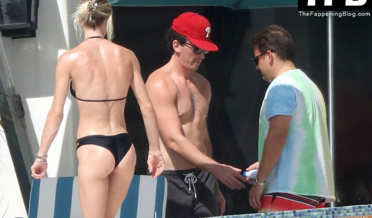 Miles Teller & Keleigh Sperry Enjoy Their Vacation in Los Cabos (14 Photos)