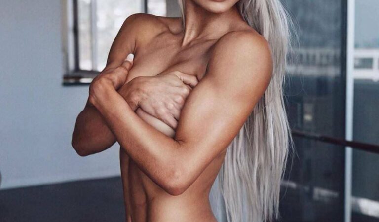 Lauren Simpson Sexy & Topless (50 Photos)