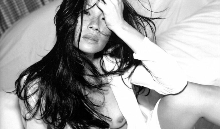 Lucy Liu Sexy & Topless (9 Photos)