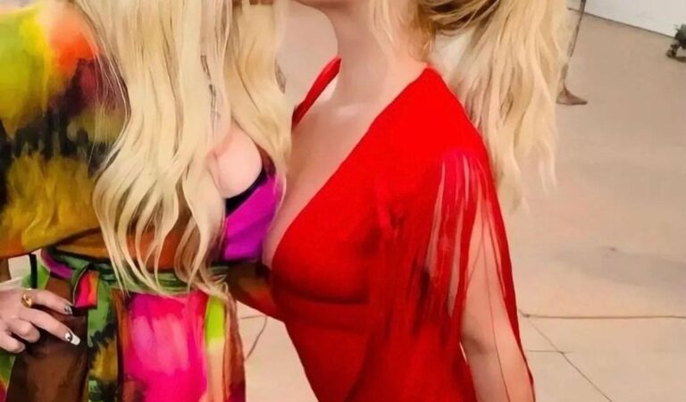 Madonna & Britney Spears Sexy (5 Photos)