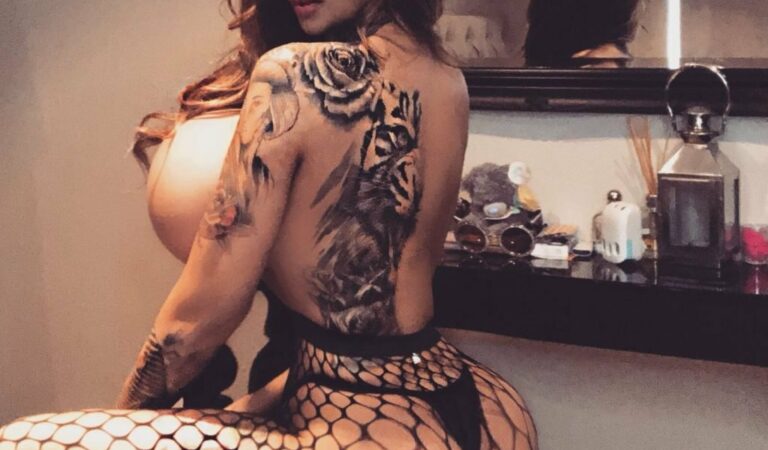 Nicki Valentina Rose Nude & Sexy (33 Photos)