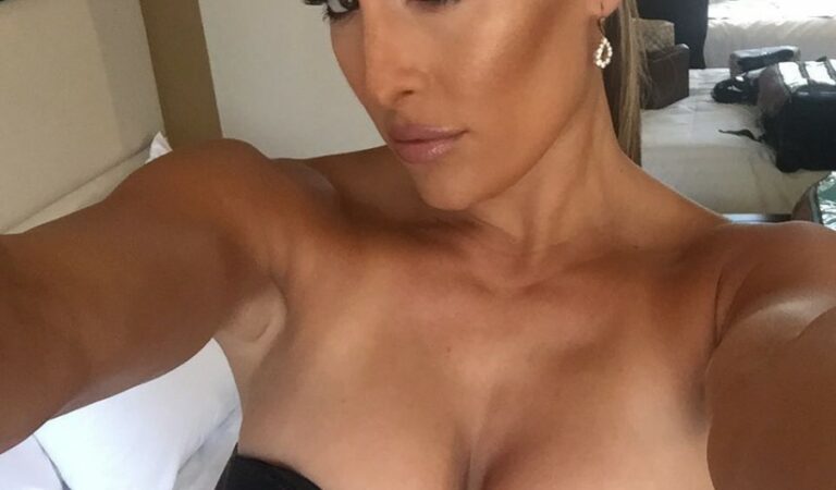 Nikki Bella Sexy