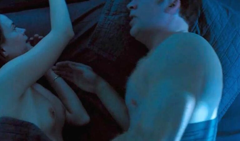 Sarah Paulson Naked Sex Scene from ‘The Runner’