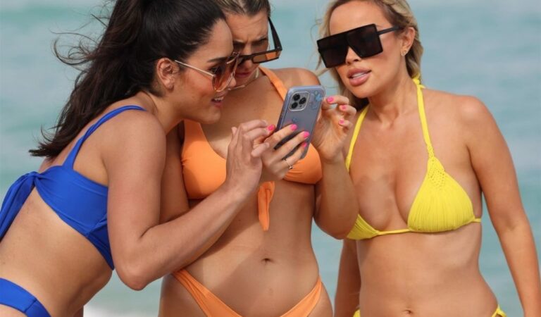 Victoria Larson & Lisa Opie Show Out in Skimpy Bikinis on Miami Beach (16 Photos)
