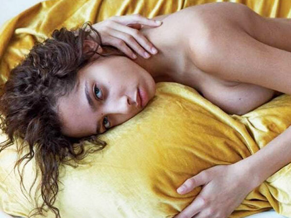 Yasmin Wijnaldum Nude & Sexy Pics Collection