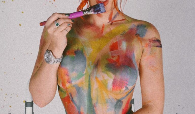 Bella Thorne Nude Body Paint Set