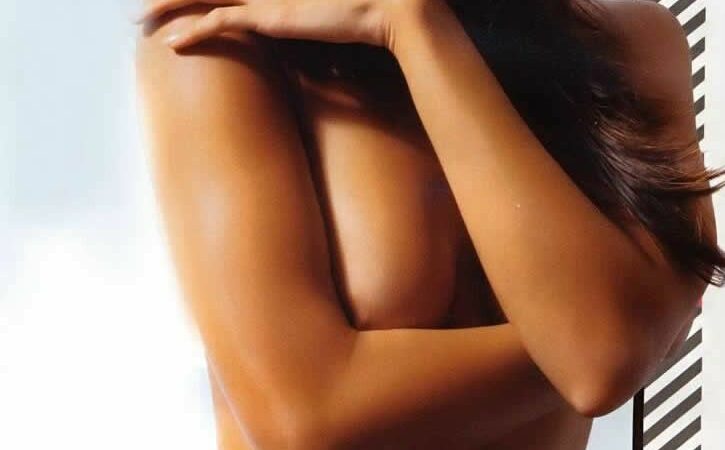 Gabriela Barros Nude & Sexy Collection (16 Photos)