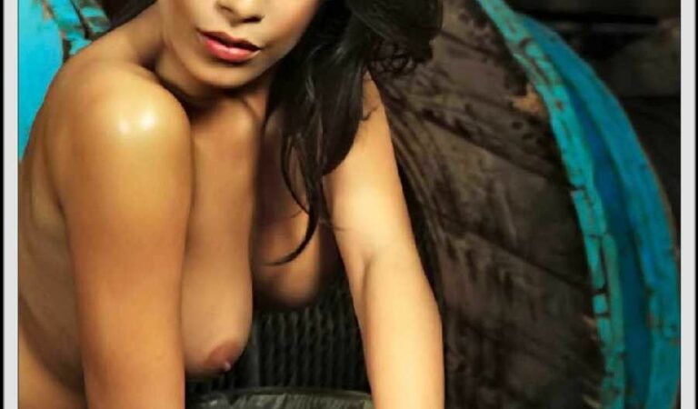 Loredana Damato Nude & Sexy (16 Photos)