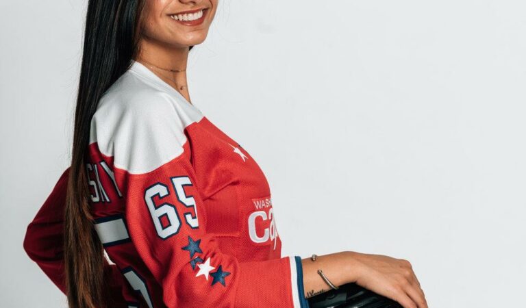 Mia Khalifa Sexy Hockey Jersey Photoshoot Set Leaked