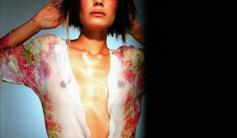 Shannyn Sossamon Nude & Sexy Collection (9 Photos)
