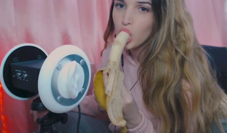 Luz ASMR Eating A Banana Video